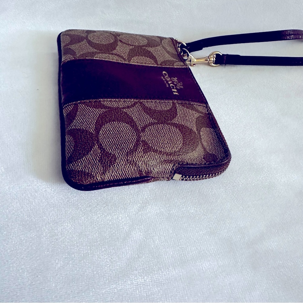 Coach Signature Leather Corner Zip Khaki Cherry Wristlet - Picture 6 of 16
